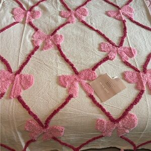 Pink Bow Patterned Throw Blanket